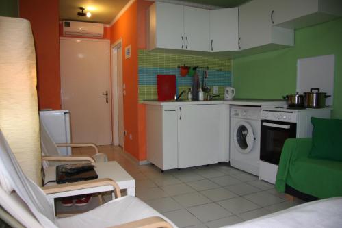 Andrew's Apartmentsにあるキッチンまたは簡易キッチン