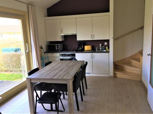 Kuchyň nebo kuchyňský kout v ubytování Huisje Zeegenoegen Oostduinkerke Koksijde