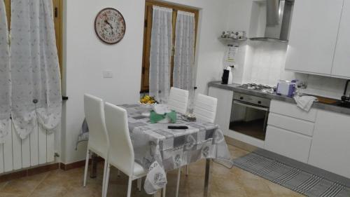 Dapur atau dapur kecil di Maison Verika