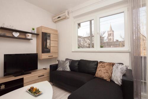 Royal View Apartment