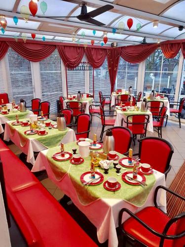 Restaurace v ubytování Strandhotel Villa Louisa & Appartementhäuser Villa Josephine und Villa Christine