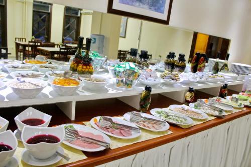 Makanan di atau berdekatan hotel