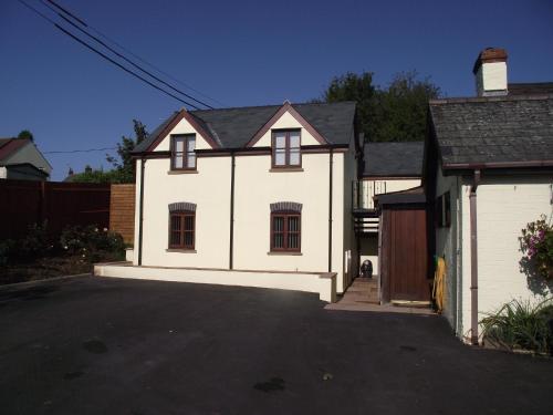 Carpenters Cottages – Photos 4