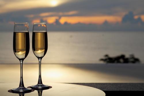Напитки в Baba Beach Club Hua Hin Luxury Pool Villa by Sri panwa