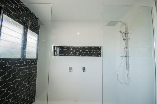 Ένα μπάνιο στο Beautiful Modern Luxury