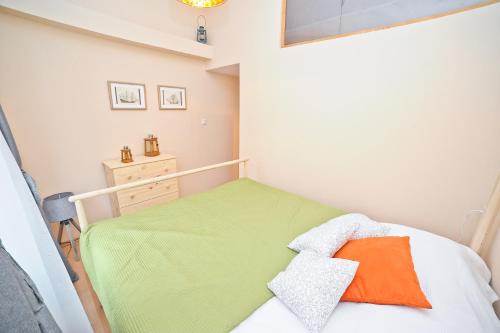 Sand Apartment by Grand Apartments tesisinde bir odada yatak veya yataklar