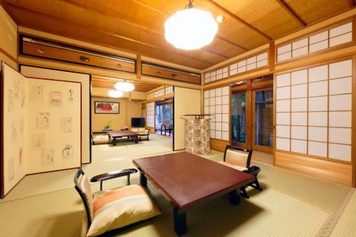 A seating area at Arashiyama Benkei 
