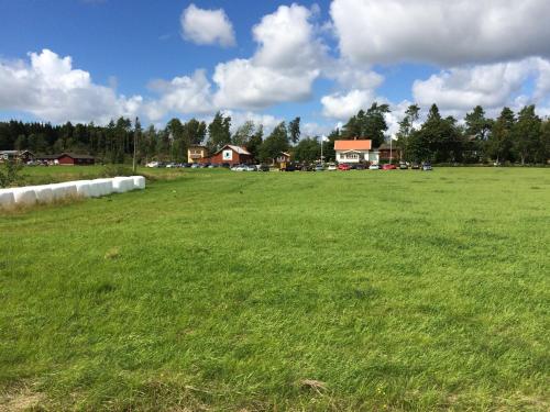 Gallery image of Tavlebords Honungsgård in Tegneby