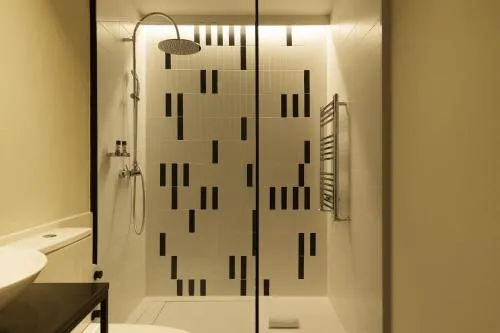 ICON Embassy photo 16