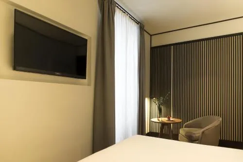 ICON Embassy photo 5