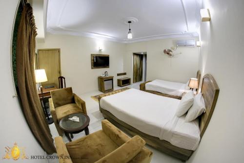 Hotel Crown Innにあるテレビまたはエンターテインメントセンター