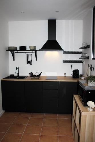 Una cocina o zona de cocina en Cassis et ses merveilleuses Calanques