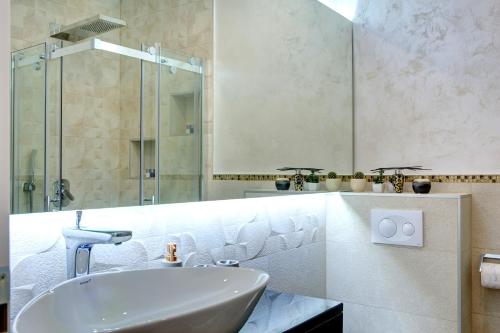 Bilik mandi di Luxury apartment CRYSTAL