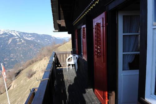 Un balcon sau o terasă la Attractive holiday home with a beautiful view