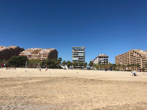 Φωτογραφία από το άλμπουμ του Las Terrazas - Primera línea de playa con Netflix, Disney, Movistar con todo el fútbol, series, cine y Prime Video σε Oropesa del Mar