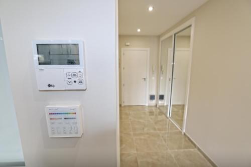 MARBELLA HOME RENTALS - 3BR Beachfront complex, Puerto Banus