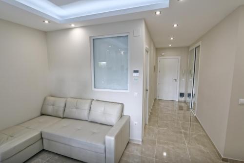 MARBELLA HOME RENTALS - 3BR Beachfront complex, Puerto Banus
