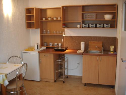 A kitchen or kitchenette at Morska Bryza