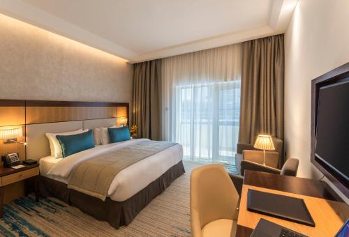 Gallery image of Golden Tulip Media Hotel in Dubai