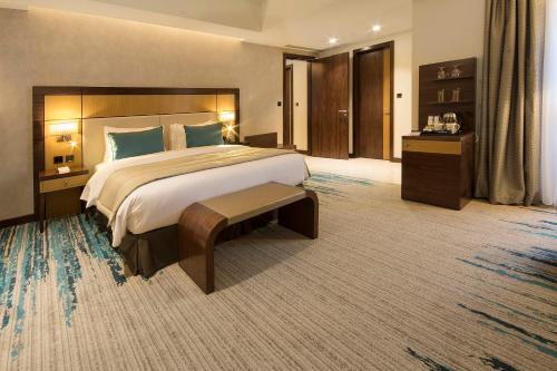 Golden Tulip Media Hotel Image