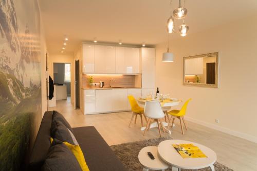 Kuchyň nebo kuchyňský kout v ubytování Apartament Na Urlop - Wisła Kamienna - Apartamenty z widokiem na panoramę Wisły