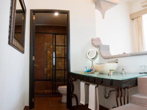 Et badeværelse på Hotel Herencia By Hosting House
