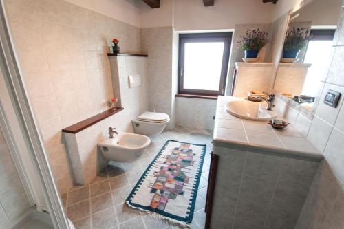 Salle de bains dans l'établissement B&B EnChanté