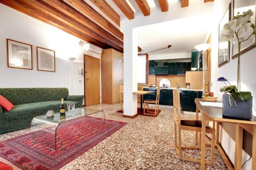 Kuchyňa alebo kuchynka v ubytovaní Saint's Mark Apartment Venice