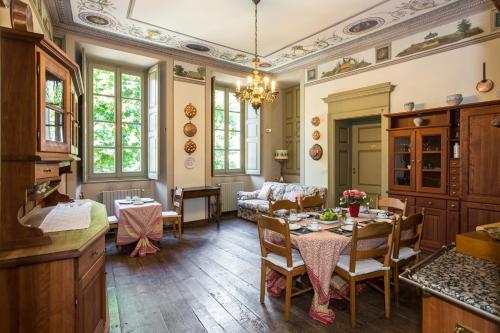 En restaurant eller et spisested på Palazzo Salis - La Dimora del Conte