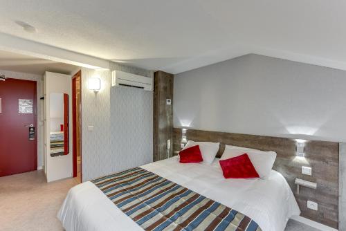 Brit Hotel Confort Thouars