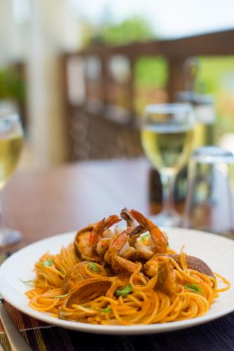 Makanan di atau berdekatan hotel