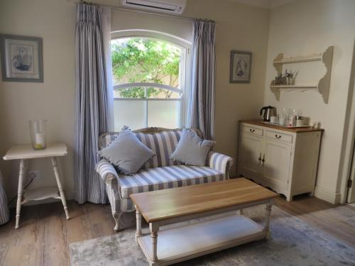Χώρος καθιστικού στο Constantia Valley Lodge