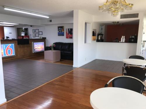 Econo Lodge – Photos 5