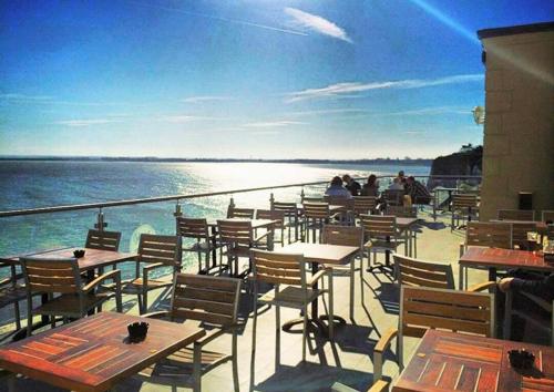 A restaurant or other place to eat at The Pegwell Bay Hotel 