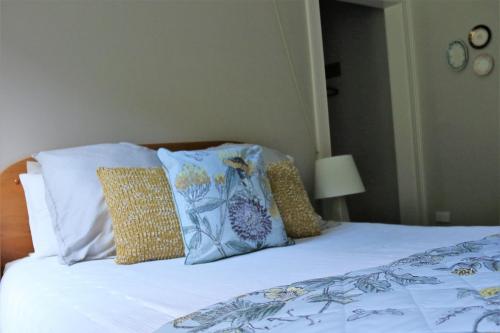 Cama o camas de una habitación en The Point B&B