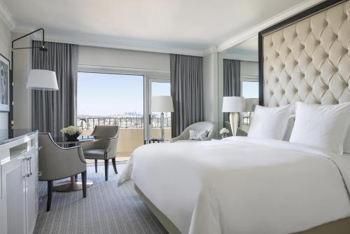 Four Seasons Hotel Los Angeles at Beverly Hills Image