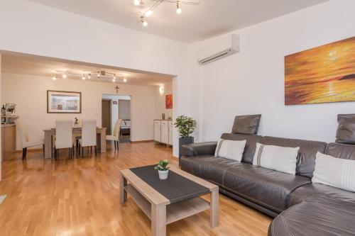 Gallery image of Apartment Natalie Sea View with 3 Bedrooms and everything is air-conditioned in Sali