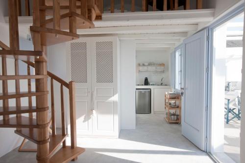 Gallery image of Sun Anemos Resort in Oia
