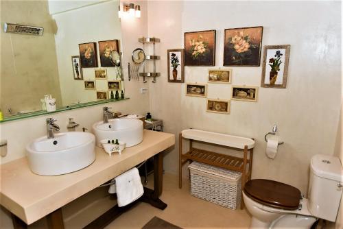 Kylpyhuone majoituspaikassa Villa Rodea