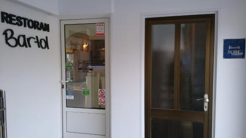 Gallery image of Restoran Bartol in Rovanjska