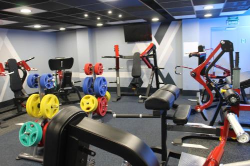 Gimnasio o equipo deportivo en Menorah Hotel