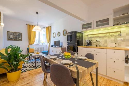 Downtown Wanderlust Apartment