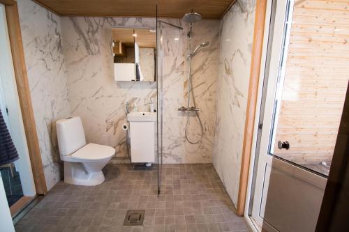 Een badkamer bij Villa Kinos