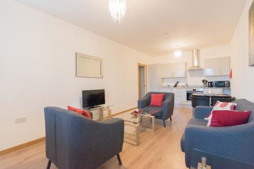Kuchyň nebo kuchyňský kout v ubytování Comfortable Modern Apartment in Swindon, FREE parking sleeps up to 5