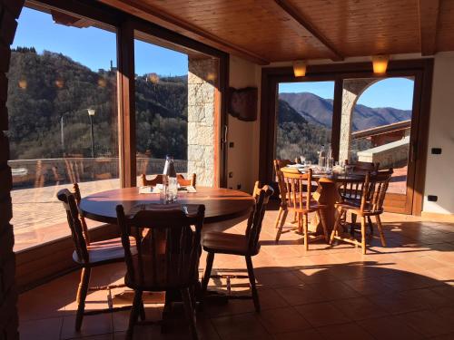 Nespecifikovaný výhled na hory nebo výhled na hory při pohledu z bed and breakfast