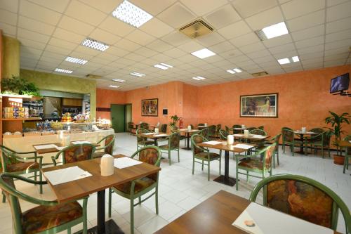 Εστιατόριο ή άλλο μέρος για φαγητό στο Sun Hotel