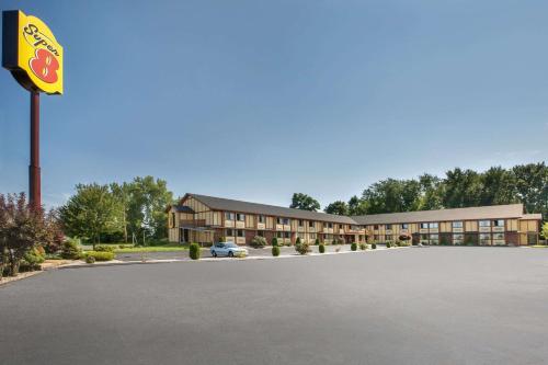 Gallery image of Super 8 by Wyndham West Haven in West Haven