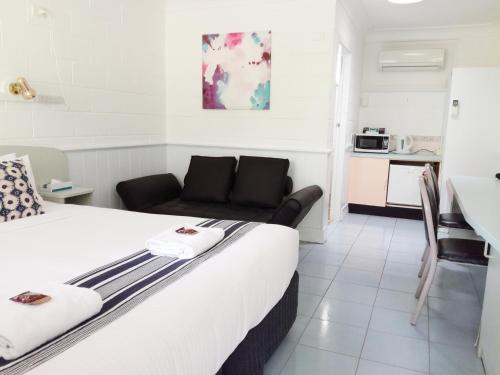 Dapur atau dapur kecil di Arcadia Motel