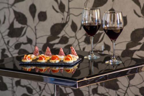 Comida en o cerca de este hotel