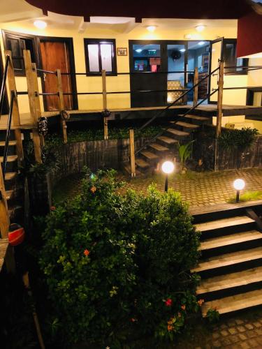 アビジャンにあるDétente Hôtelのギャラリーの写真